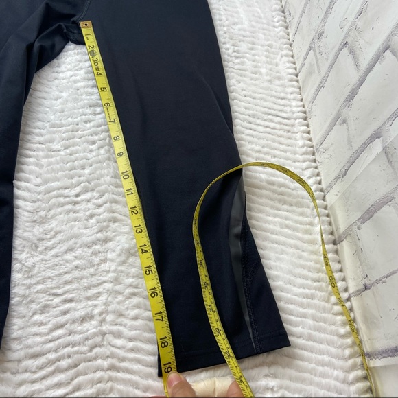 Nike Dri Fit Crop Back Mesh leather trim Leggings - Picture 7 of 12